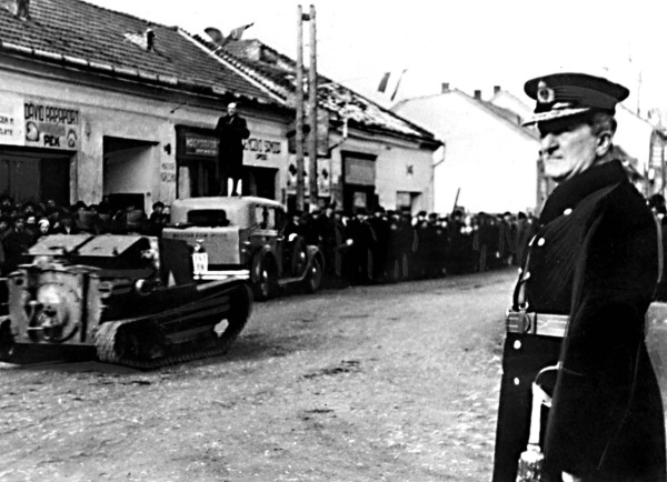 Иллюстрация к книге — Преданные сражения [i_012.jpg]