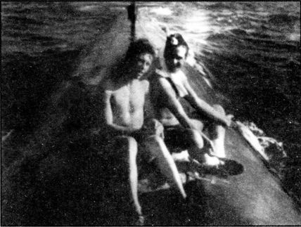 Иллюстрация к книге — Кубинский кризис. Хроника подводной войны [i_016.jpg]