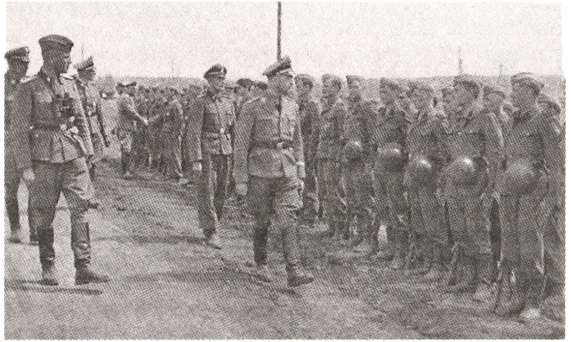 Иллюстрация к книге — "Викинги" Гитлера. Эсэсовский интернационал [i_028.jpg]