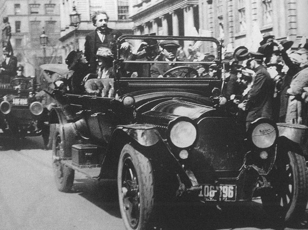 Иллюстрация к книге — Эйнштейн [i_035.jpg]