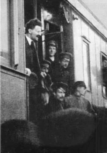 Иллюстрация к книге — Лев Троцкий [i_024.jpg]