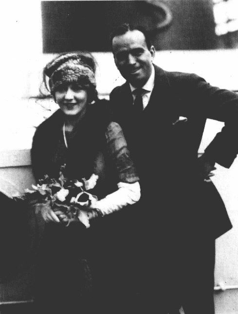 Иллюстрация к книге — Моя жизнь с Чаплином. Интимные воспоминания [i_009.jpg]