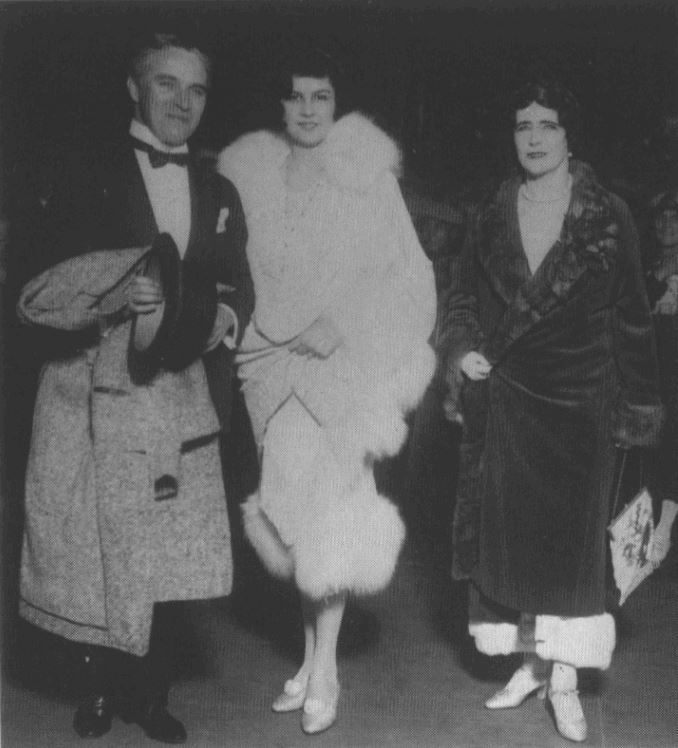 Иллюстрация к книге — Моя жизнь с Чаплином. Интимные воспоминания [i_012.jpg]