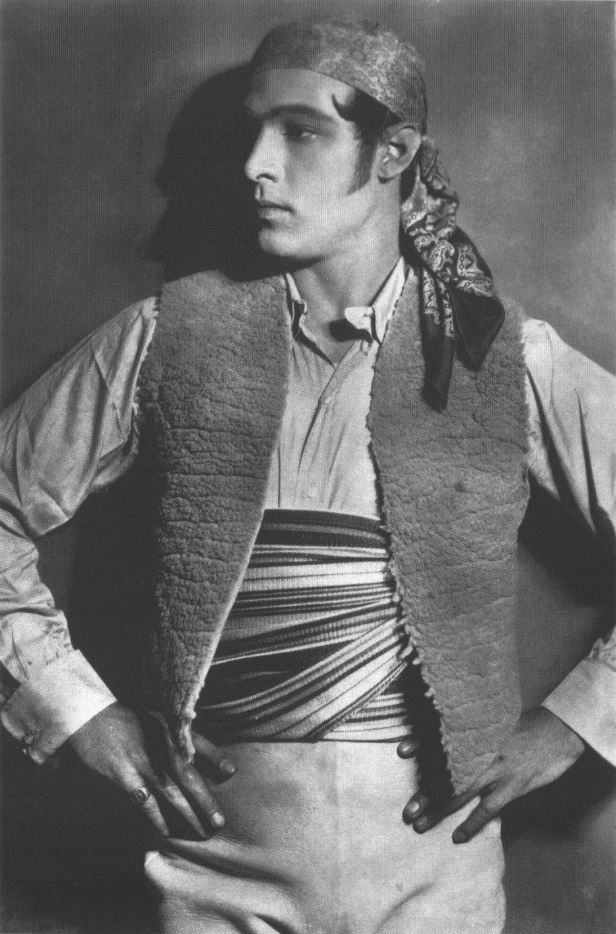 Иллюстрация к книге — Моя жизнь с Чаплином. Интимные воспоминания [i_014.jpg]