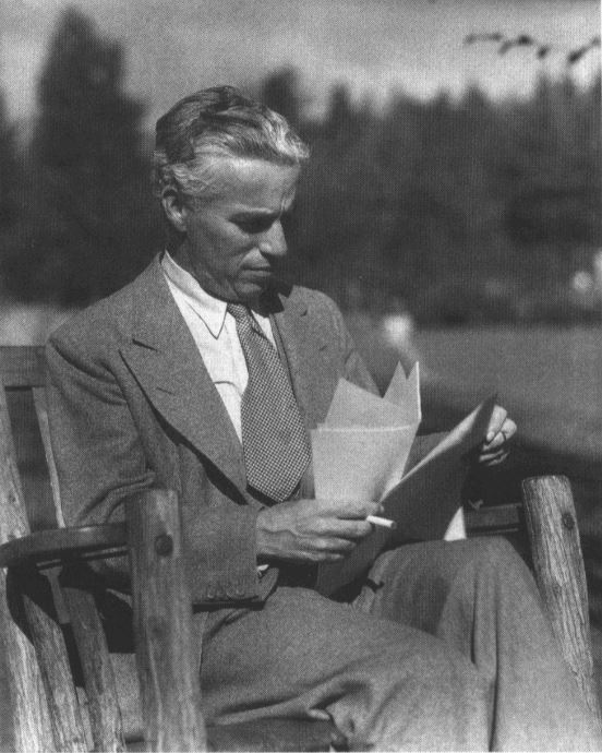 Иллюстрация к книге — Моя жизнь с Чаплином. Интимные воспоминания [i_026.jpg]