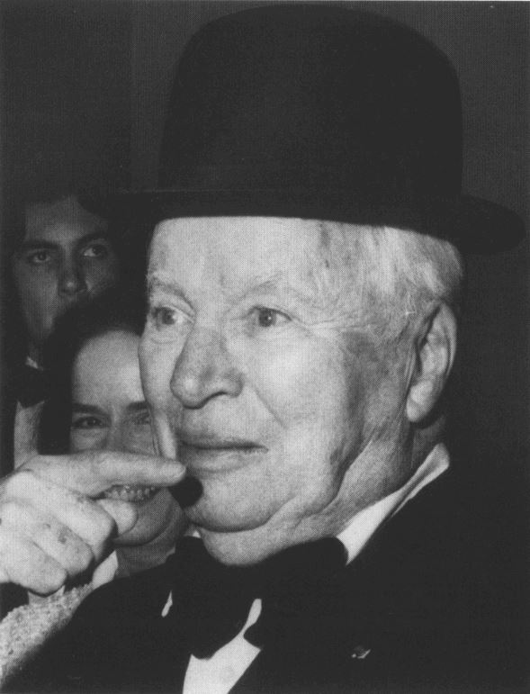 Иллюстрация к книге — Моя жизнь с Чаплином. Интимные воспоминания [i_028.jpg]