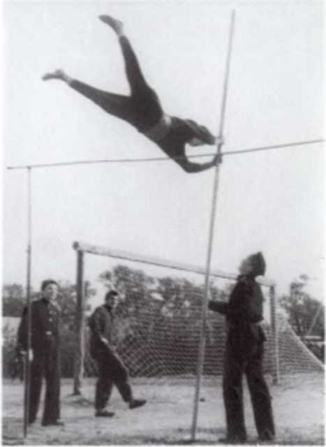 Иллюстрация к книге — Громов [i_018.jpg]