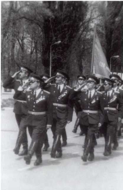 Иллюстрация к книге — Громов [i_028.jpg]