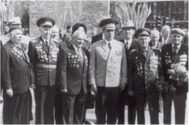 Иллюстрация к книге — Громов [i_066.jpg]