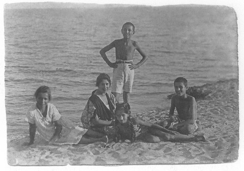 Иллюстрация к книге — Мой век [i_008.jpg]