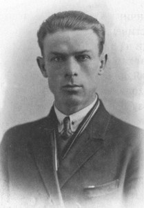 Иллюстрация к книге — Мой век [i_017.jpg]