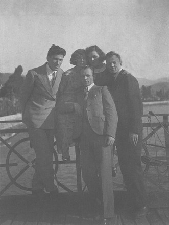 Иллюстрация к книге — Мой век [i_025.jpg]