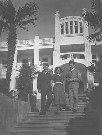 Иллюстрация к книге — Мой век [i_026.jpg]