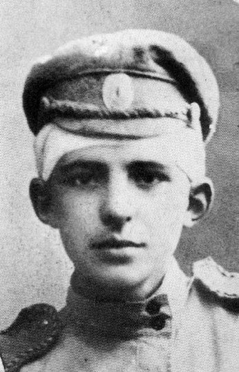 Иллюстрация к книге — Таков мой век [i_025.jpg]