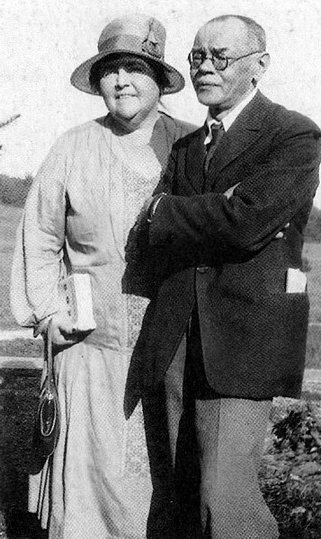 Иллюстрация к книге — Таков мой век [i_036.jpg]