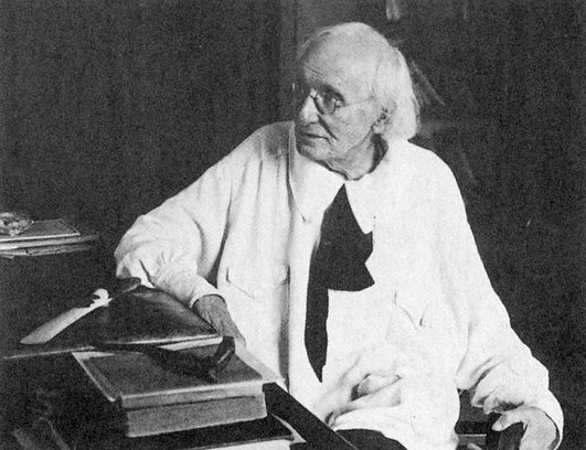 Иллюстрация к книге — Таков мой век [i_053.jpg]