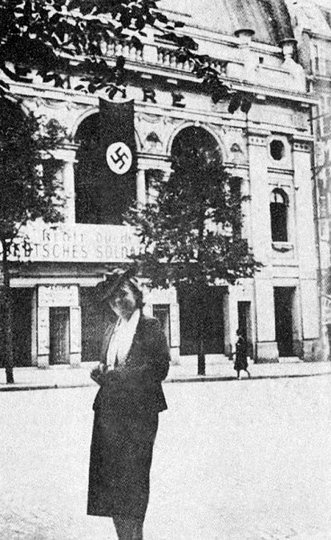 Иллюстрация к книге — Таков мой век [i_059.jpg]