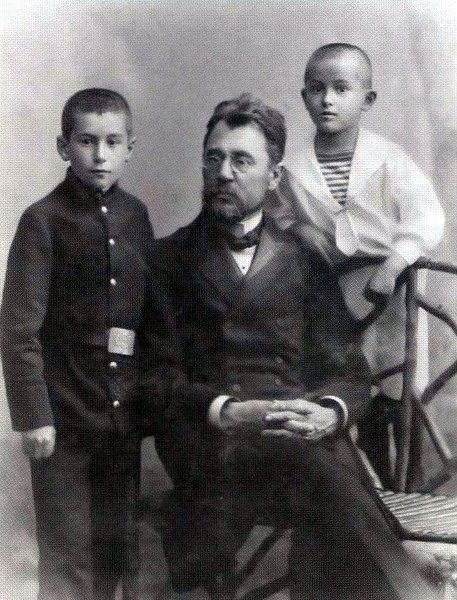 Иллюстрация к книге — Катаев. Погоня за вечной весной [i_013.jpg]