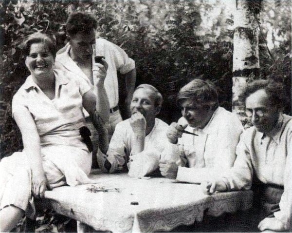 Иллюстрация к книге — Катаев. Погоня за вечной весной [i_047.jpg]