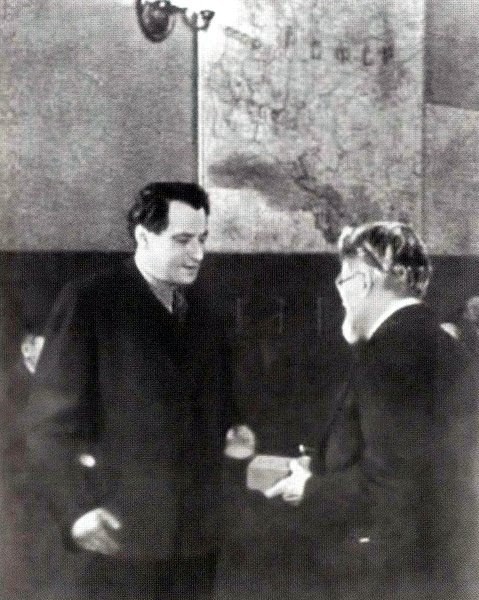 Иллюстрация к книге — Катаев. Погоня за вечной весной [i_054.jpg]