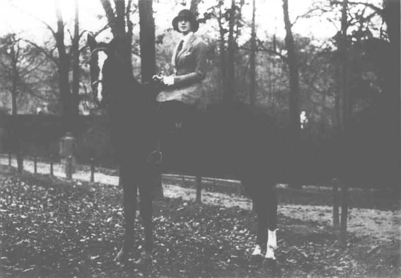 Иллюстрация к книге — Вера (Миссис Владимир Набоков) [i_013.jpg]