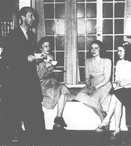 Иллюстрация к книге — Вера (Миссис Владимир Набоков) [i_028.jpg]