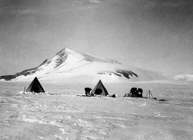 Иллюстрация к книге — В сердце Антарктики [i_103.jpg]