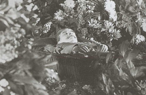 Иллюстрация к книге — Юрий Трифонов [i_033.jpg]