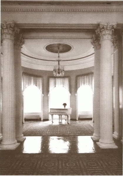 Иллюстрация к книге — Тютчев [i_014.jpg]