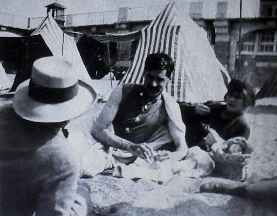 Иллюстрация к книге — Загадочная Коко Шанель [_005.jpg]