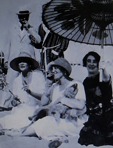 Иллюстрация к книге — Загадочная Коко Шанель [_019.jpg]