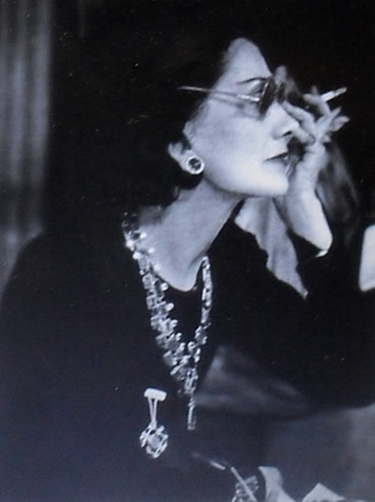 Иллюстрация к книге — Загадочная Коко Шанель [_026.jpg]