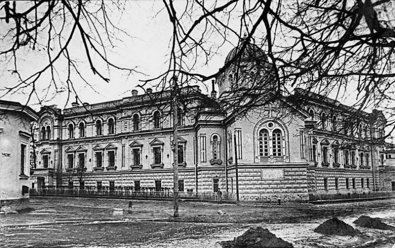 Иллюстрация к книге — Зодчий. Жизнь Николая Гумилева [i_017.jpg]