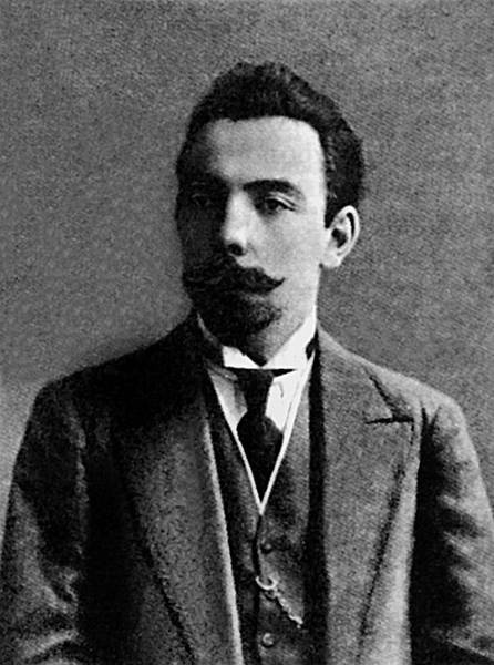 Иллюстрация к книге — Зодчий. Жизнь Николая Гумилева [i_019.jpg]