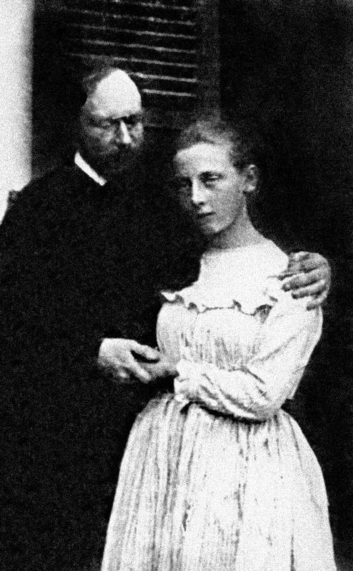 Иллюстрация к книге — Зодчий. Жизнь Николая Гумилева [i_047.jpg]