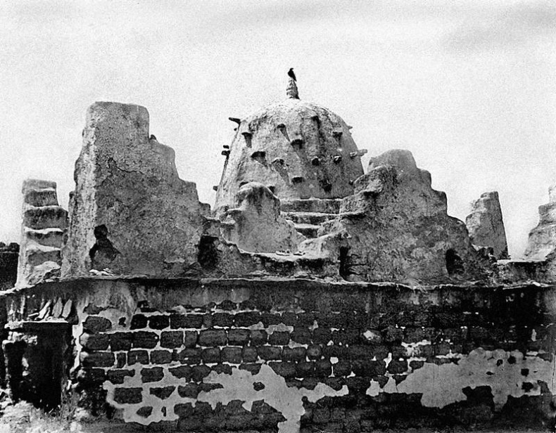 Иллюстрация к книге — Зодчий. Жизнь Николая Гумилева [i_070.jpg]