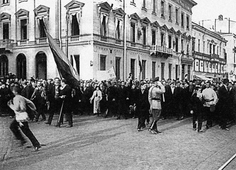 Иллюстрация к книге — Зодчий. Жизнь Николая Гумилева [i_103.jpg]