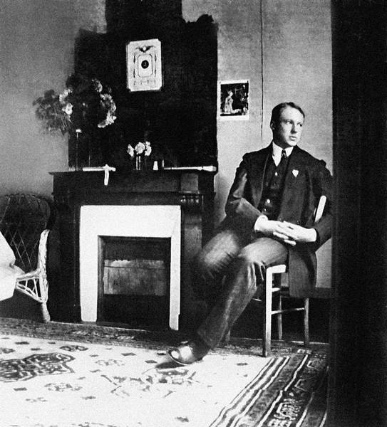 Иллюстрация к книге — Зодчий. Жизнь Николая Гумилева [i_116.jpg]