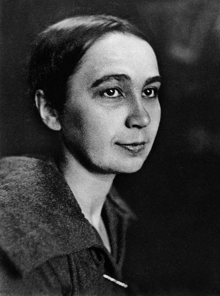 Иллюстрация к книге — Зодчий. Жизнь Николая Гумилева [i_118.jpg]