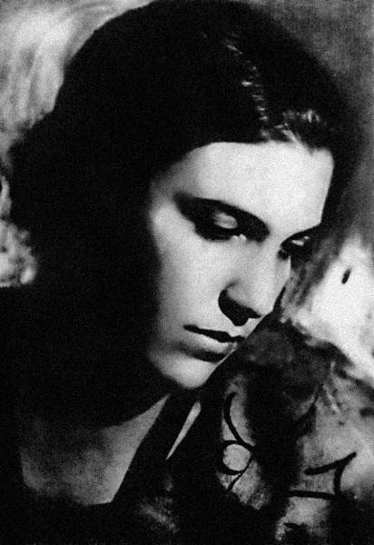 Иллюстрация к книге — Зодчий. Жизнь Николая Гумилева [i_141.jpg]