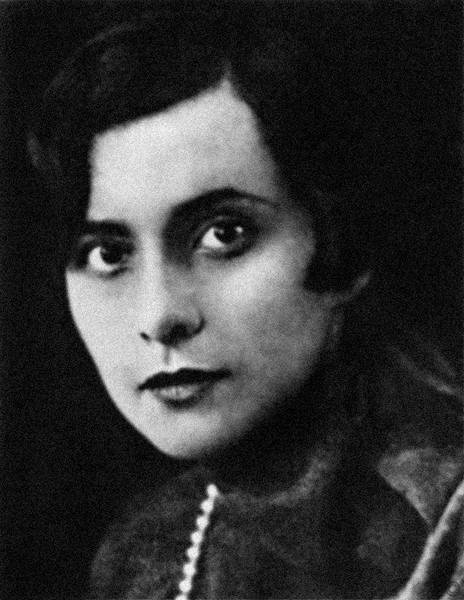 Иллюстрация к книге — Зодчий. Жизнь Николая Гумилева [i_167.jpg]