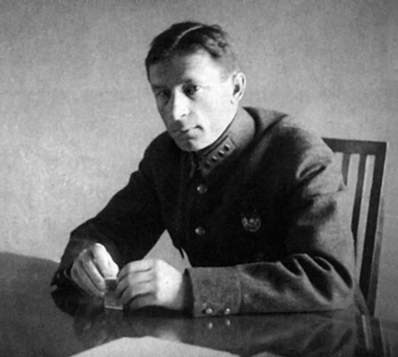 Иллюстрация к книге — Чкалов. Взлет и падение великого пилота [i_015.jpg]