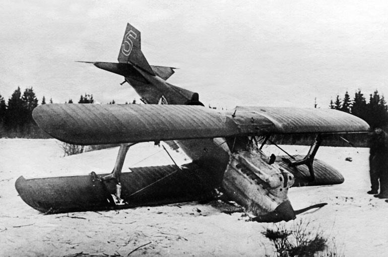 Иллюстрация к книге — Чкалов. Взлет и падение великого пилота [i_019.jpg]