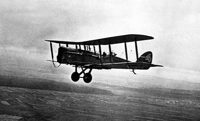 Иллюстрация к книге — Чкалов. Взлет и падение великого пилота [i_025.jpg]