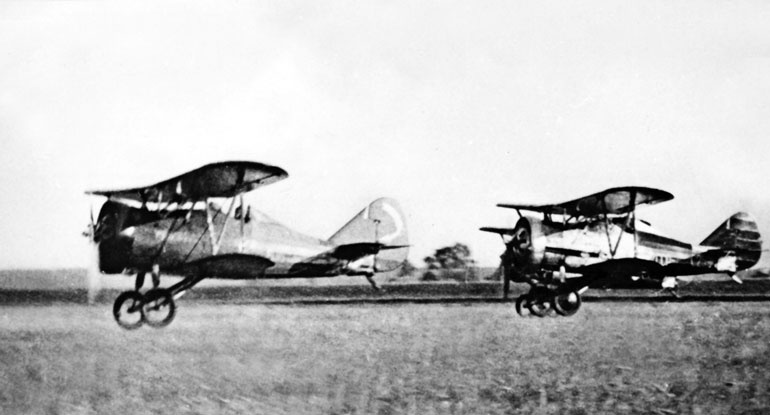 Иллюстрация к книге — Чкалов. Взлет и падение великого пилота [i_026.jpg]