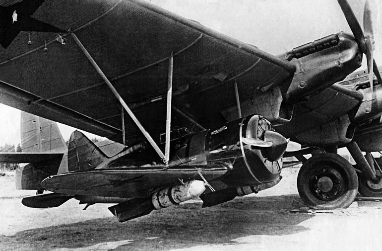 Иллюстрация к книге — Чкалов. Взлет и падение великого пилота [i_031.jpg]