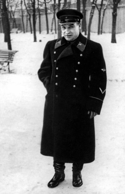 Иллюстрация к книге — Чкалов. Взлет и падение великого пилота [i_059.jpg]