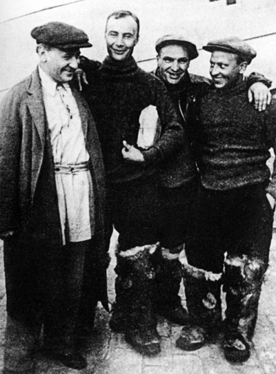 Иллюстрация к книге — Чкалов. Взлет и падение великого пилота [i_063.jpg]