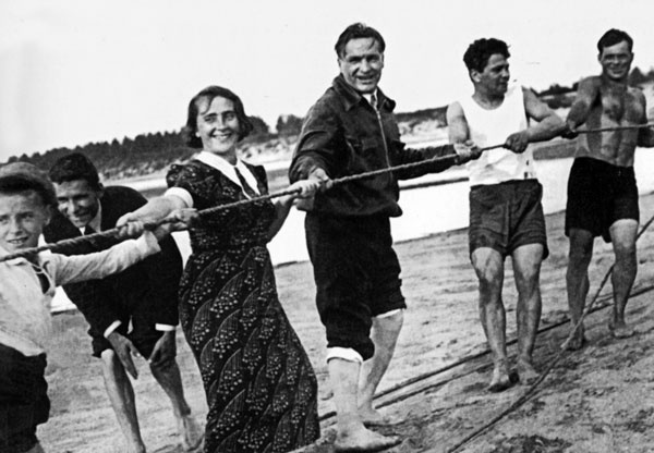 Иллюстрация к книге — Чкалов. Взлет и падение великого пилота [i_071.jpg]