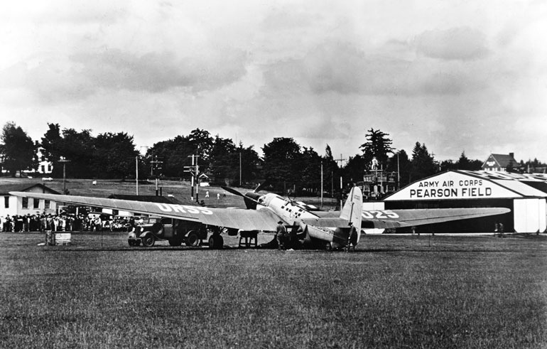 Иллюстрация к книге — Чкалов. Взлет и падение великого пилота [i_077.jpg]